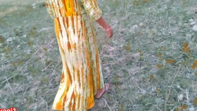 Desi Bhabhi from the village and shooting her outdoor and brought her home sex