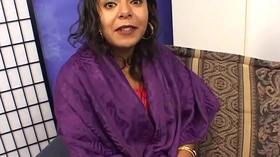 Indian beauty is doing her first porn casting