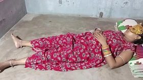 सोती हुई छोटी बहन की नींद में चुदाई किया