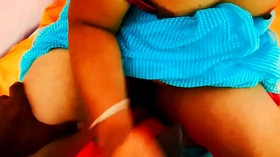 साली बाेली १० मिनीट मे घरवाले आयेगे