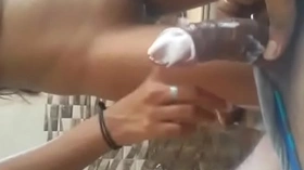 padosi bhabhi ko lund pe ice cream lga kr choda