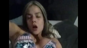 Linda chica se masturba