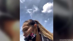 Sara fun squirt en p&uacute;blico