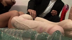 Autsch&excl;&excl; Der Dildo Deal mit Silke