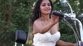 Desi Dhabi gets naked on Motorcycle MMS - Maya