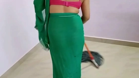 घर में अकेली सफाई कर रही बहू को ससुर ने जबरदस्ती चोदा XXX Daughter Sex साफ हिंदी आवाज में